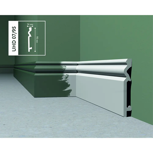 UHD 07/95 ПЛИНТУС  SOLID