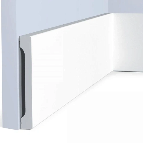 B150V1 ПЛИНТУС  HIWOOD