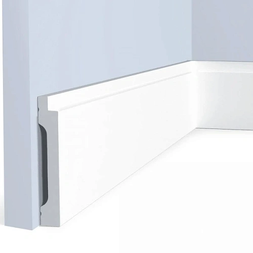 B90V2 ПЛИНТУС  HIWOOD