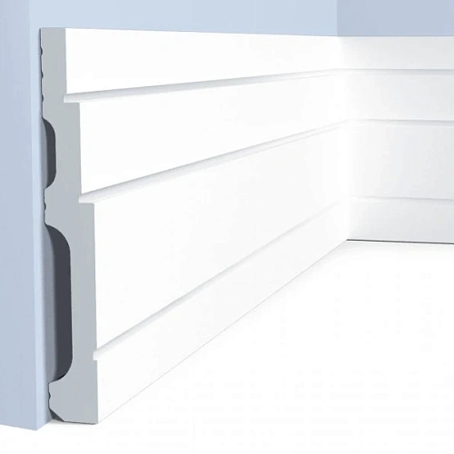 B120V1 ПЛИНТУС  HIWOOD