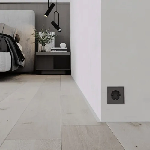 МИКРО ПЛИНТУС ЛАЙН ЛИКОРН СЕРЕБРИСТЫЙ ПЛИНТУС  ЛИКОРН ЛАЙН