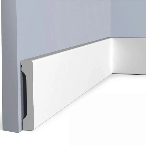 B70V1 ПЛИНТУС  HIWOOD