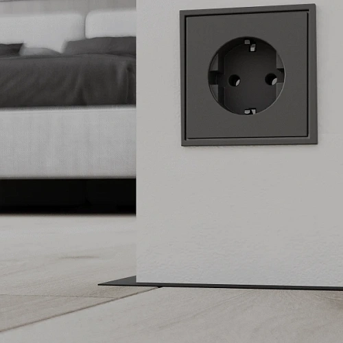 МИКРО ЛАЙН ЧЁРНЫЙ АНОДИРОВАННЫЙ ПЛИНТУС  ЛИКОРН ЛАЙН