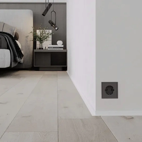 МИКРО ПЛИНТУС ЛАЙН ЛИКОРН БЕЛЫЙ ПЛИНТУС  ЛИКОРН ЛАЙН