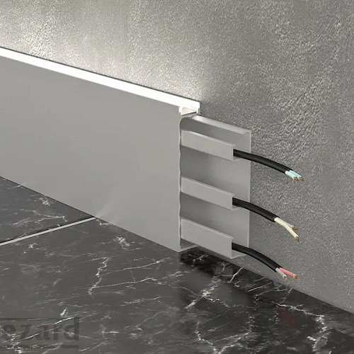 ВСТРАИВАЕМЫЙ В СТЕНУ ПЛИНТУС  FEZARD