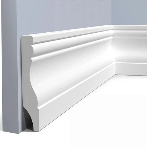 B95 ПЛИНТУС  HIWOOD