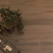КВАРЦВИНИЛОВАЯ ПЛИТКА ECOCLICK ECOWOOD NOX-1529 ГРУША МОРИС цвет и оттенок, большое фото напольного покрытия в обстановке NOX-1529 ГРУША МОРИС КВАРЦВИНИЛОВАЯ ПЛИТКА ECOCLICK ECOWOOD