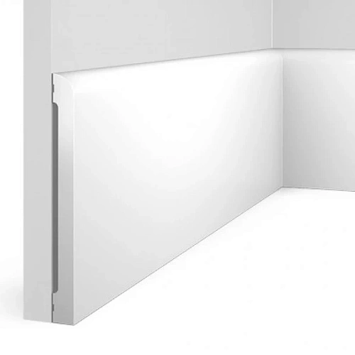 BE180 ПЛИНТУС  HIWOOD