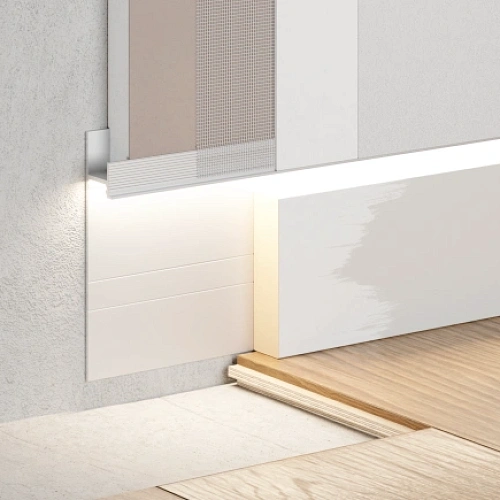 СКРЫТЫЙ ПЛИНТУС СЕРЕБРИСТЫЙ МАТОВЫЙ ПЛИНТУС  ЛИКОРН ЛАЙН