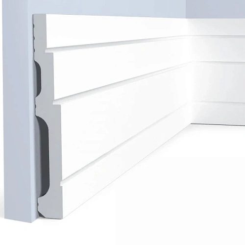 B180V2 ПЛИНТУС  HIWOOD