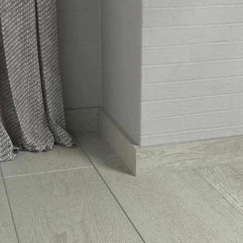 ДУБ КАПРИ ПЛИНТУС  ЛАМИНИРОВАННЫЙ МДФ  FINE FLOOR RICH