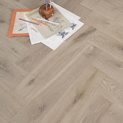 Серое дерево