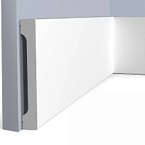 B110V1 ПЛИНТУС  HIWOOD