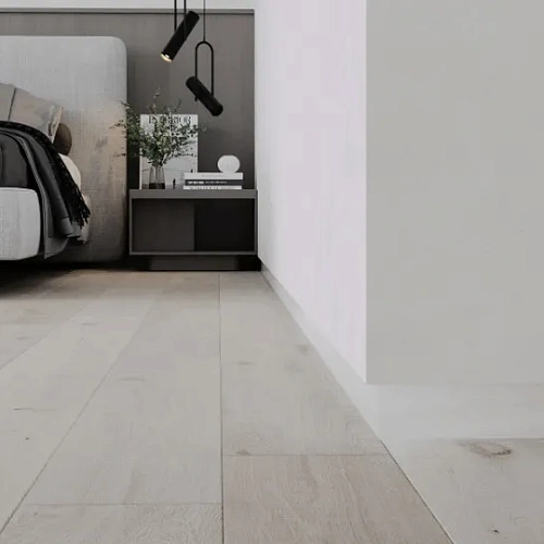 СКРЫТЫЙ ПЛИНТУС СЕРЕБРИСТЫЙ БЛЕСТЯЩИЙ, НЕ АНОД ПЛИНТУС  ЛИКОРН ЛАЙН