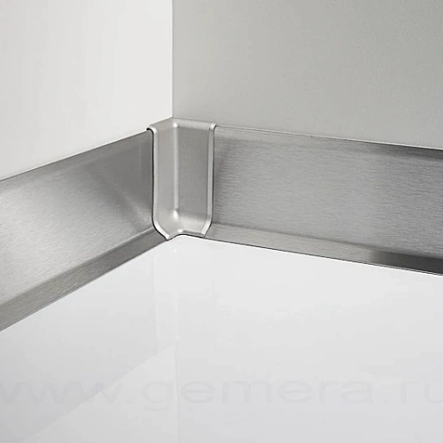 ФУРНИТУРА ПВХ УГОЛ ВНУТРЕННИЙ ПЛИНТУС  FEZARD