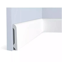 B80B ПЛИНТУС  HIWOOD