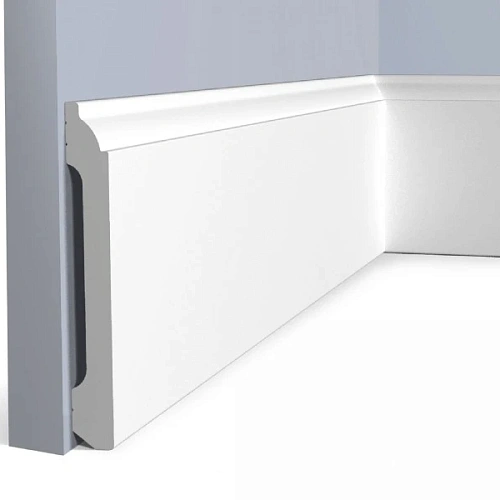 B100C ПЛИНТУС  HIWOOD