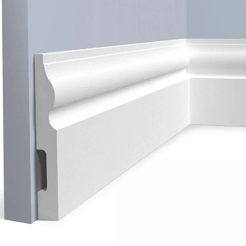 B100 ПЛИНТУС  HIWOOD